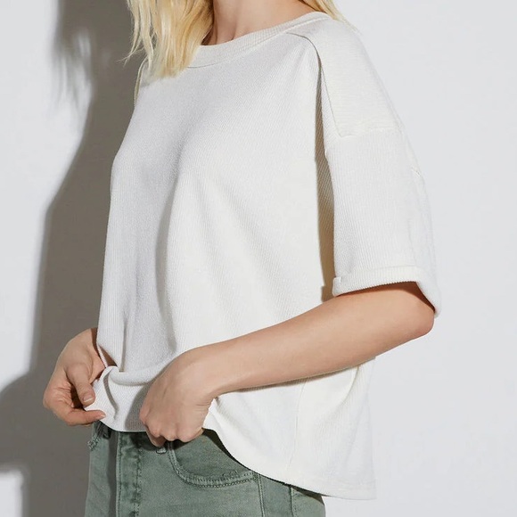 Relaxed Fit Ribbed Tee 🤍 - Picture 2 of 10